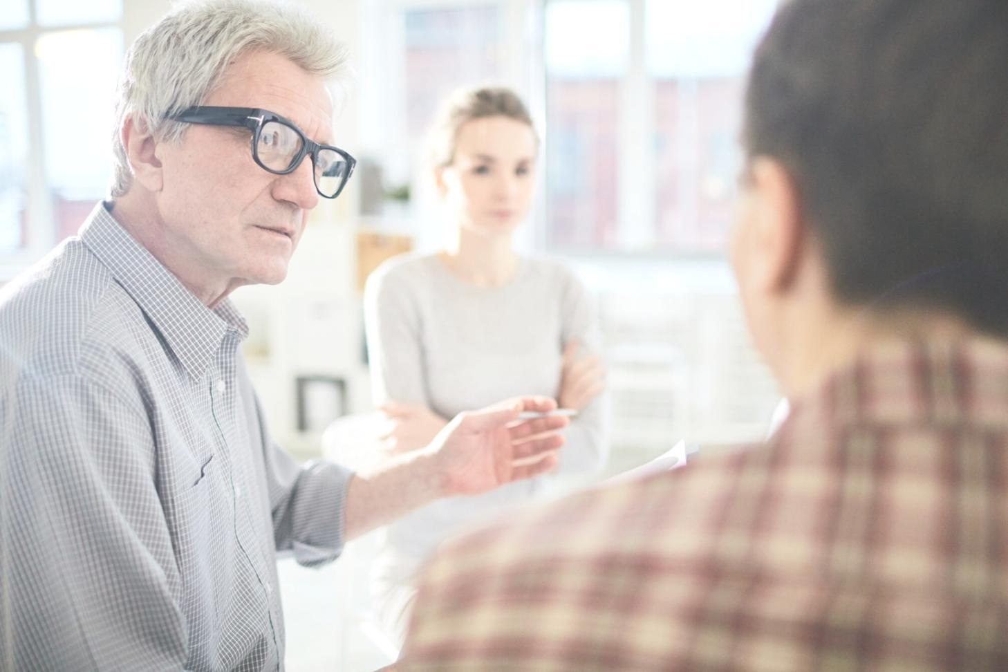 Espace de coworking moderne où se déroulent les formations