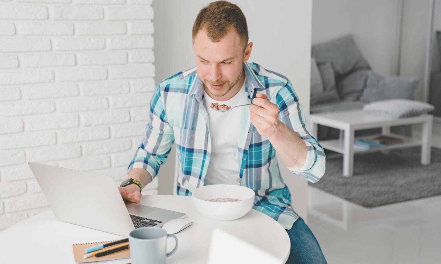 Graphiques et analyses financières sur écran d'ordinateur